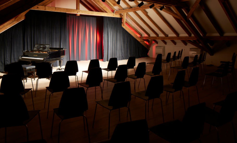 saal_konzert_farbig_slider.jpg saal_konzert_farbig_slider.jpg
